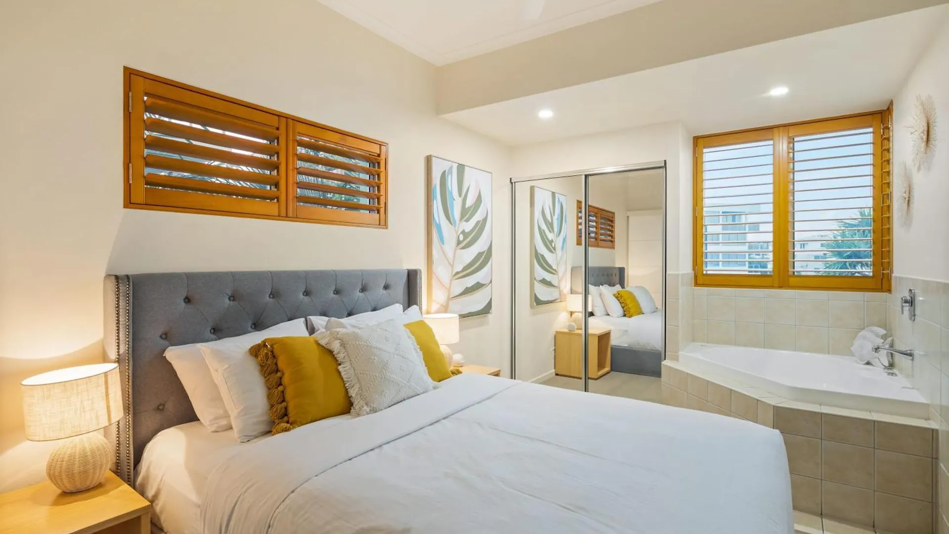 Oceanfront Views At Rolling Surf Resort Caloundra 0*,