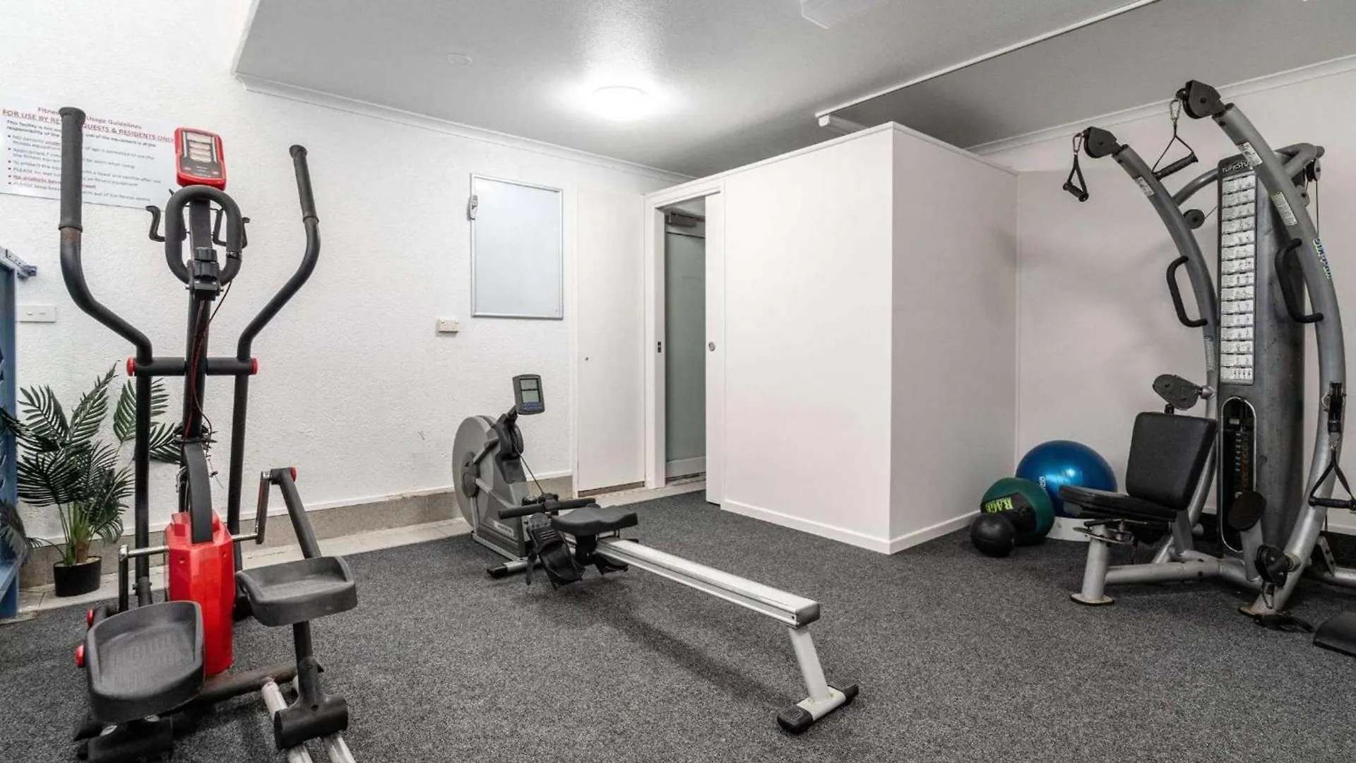 Apartment Oceanfront Views At Rolling Surf Resort Caloundra